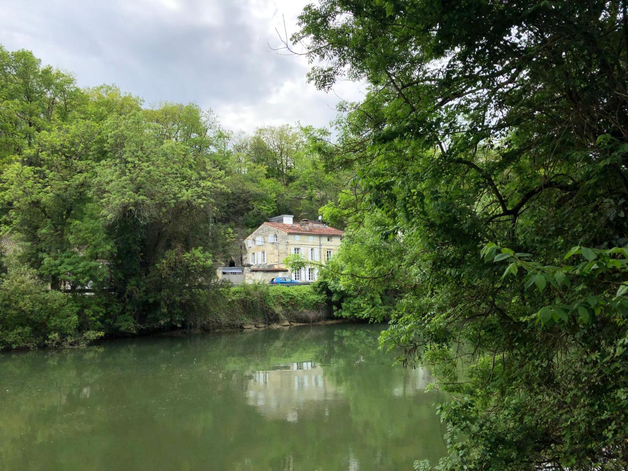 Bed and Breakfast L'Heure Bleue Saintes Exterior foto