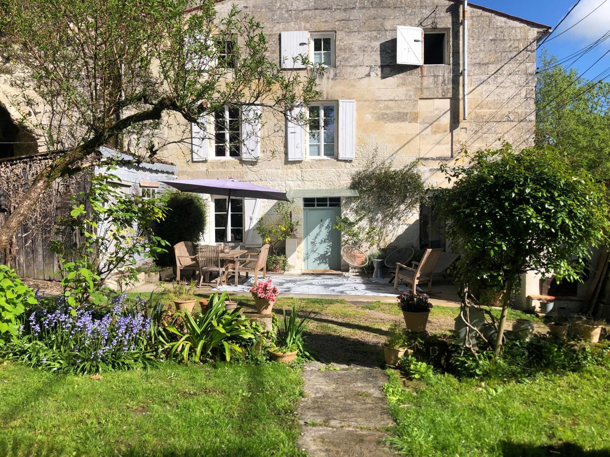 Bed and Breakfast L'Heure Bleue Saintes Exterior foto